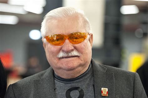 Wiecie dobrze, że mam dwie profesury, ponad 100 doktoratów, medali 50 razy chyba więcej, jak leonid breżniew. Lech Wałęsa teraz popiera Waldemara Pawlaka
