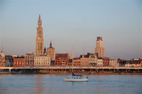 Fnac is sinds 1981 op de belgische markt aanwezig en is 'the place to be' voor alle liefhebbers. Antwerpen in Belgien: Kleine Ausflugtipps von einem ...