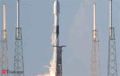 Europe Eyes Spacex To Fill Launch Void Left By Russian Tensions Et Telecom