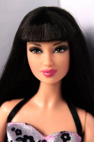 Barbie Basics 002 Model 05 Asian Japanese Lea Model Muse Redressed Rare In 2019 Barbie Basics