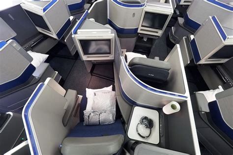 How To Fly United S Lie Flat Business Seats Domestically The Points Guy