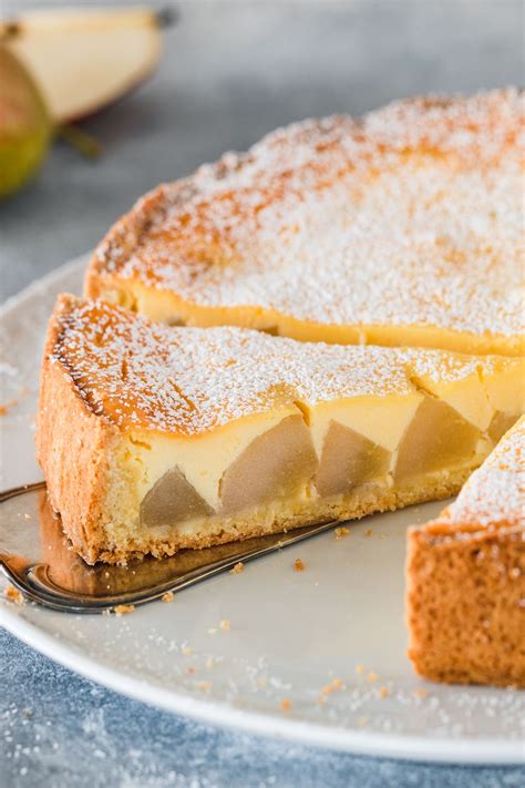 Ein paar frische früchte, nüsse oder schokoladenstücken hinzufügen schon ist der kuchen fertig. Birnen-Schmand-Kuchen - saftig und lecker | Die besten ...