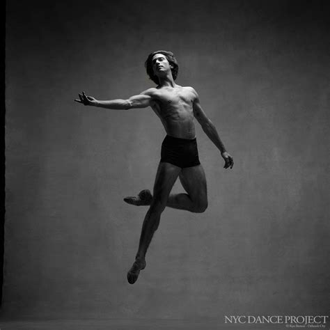 NYC Dance Project Zachary Catazaro Soloist New York City Ballet 액션 포즈 포즈 인체