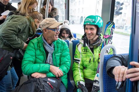 Aufgrund der mütterlichen herkunft besitzen beide die. Ski Weltcup in München - Felix Neureuther testet Anreise ...