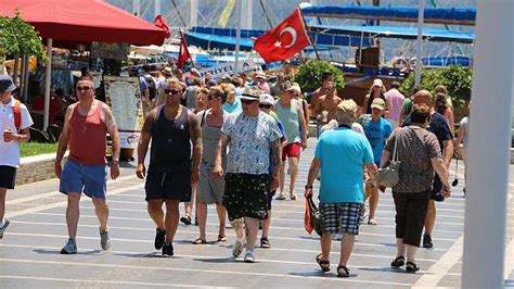 Türkiye yi 8 ayda en çok Alman Rus ve İngiliz turist ziyaret etti