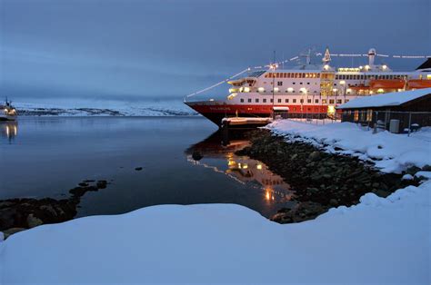 Simply Sinova Visit The Northern Lights With Hurtigruten Cruises
