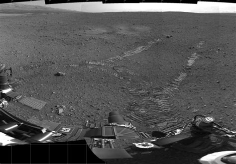 Nasa Curiosity Rover Takes First Drive On Mars