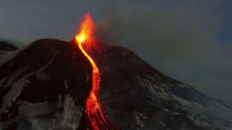10 Most Amazing Volcanoes Around The World Wonderslist