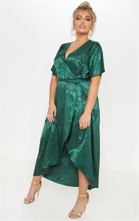 Plus Emerald Green Printed Satin Wrap Midi Dress Prettylittlething Ca