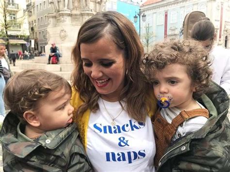 O músico pediu a cantora em casamento. Cláudio Ramos arrasa Carolina Deslandes por ter roubado o ...