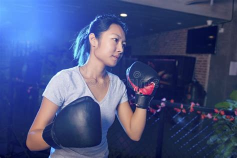 Asian Female Boxer Practicing Boxing Stock Image Image Of Muscular