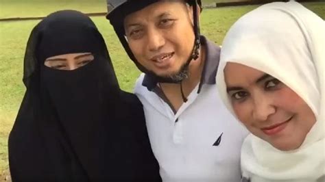 Ustad Arifin Ilham Perkenalkan Istri Ketiganya - foto Tempo.co