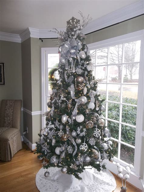 10 Silver Christmas Tree Decorations Decoomo