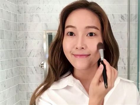 It Takes 16 Steps For This Korean Pop Star To Achieve The No Makeup