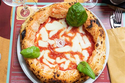 Pizza Napoletana Storia E Segreti Per La Ricetta Dellimpasto Perfetto