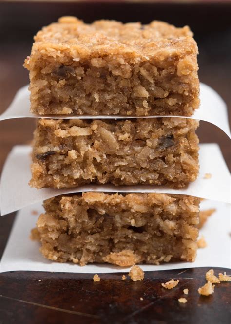 Spread 1/2 of the oat mixture into the prepared pan. Peanut Butter Oatmeal Bars {Gluten Free} | Nutritious Eats