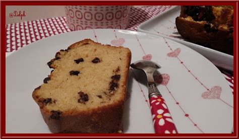 Carefully fold in the crème fraîche… Cake à la crème fraîche et pépites de chocolat - Oh, la ...