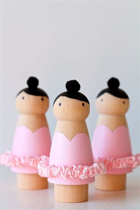 15 Incredibly Cute Handmade Peg Doll Crafts