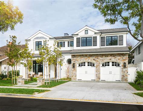 Hotels, things to do, restaurants California Cape Cod Home Design - Home Bunch Interior ...