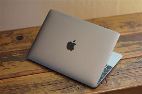 Review The New 12 Inch Macbook Is A Laptop Without An Ecosystem Pcworld
