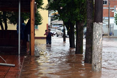 Fotos Forte Chuva Causa Transtorno E Alagamento Em Pontos De Bom