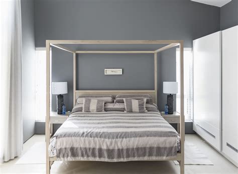 It is a very adaptable color, as it can be made to match with your lighter color palette or your darker tones. Gray Bedroom Color Pairing Ideas