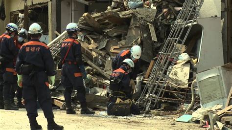 Japan Tsunami 22 Days On Retrieving The Dead In Rikuzentakata Raw