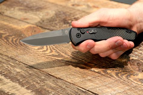 Watch Gerber Introduce Newest Auto Knife