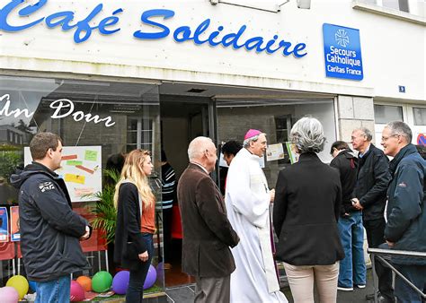 Mgr Dognin Inaugure Un Café à Quimper Riposte Catholique