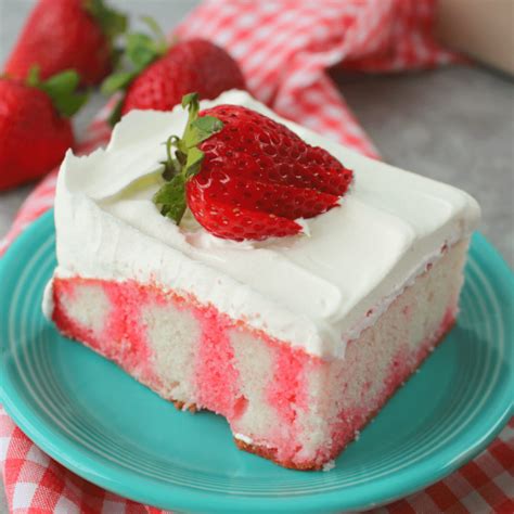 Strawberry Jello Cake ⋆ Real Housemoms