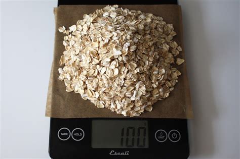 It is especially popular among fitness enthusiasts because it is a great source of protein. 100 grams- oats flakes