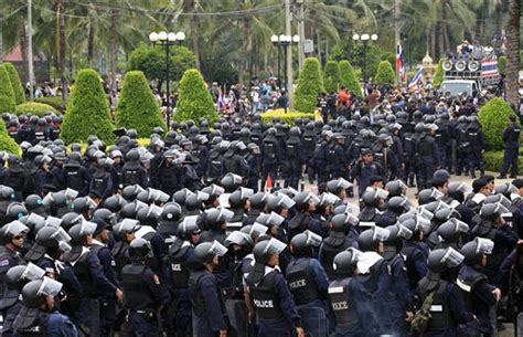 6 Hurt In Explosion At Thailand Protest Site The Daily Universe