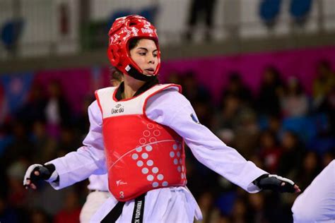 Fernanda aguirre, a chilean taekwondo fighter, and candy jacobs, a dutch skateboarder, both. El taekwondo le da a Chile dos nuevos bronces - La Tercera