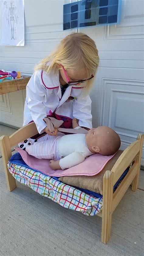 Playing Doctor Setting Up A Doctor S Office Dramatic Play Mama Bear Britt Parenting Tips