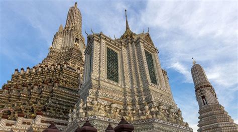 Wat Arun Il Tempio Dell Alba Un Tempio Buddista A Bangkok