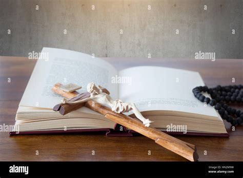 Holy Bible Book Stock Photo Alamy