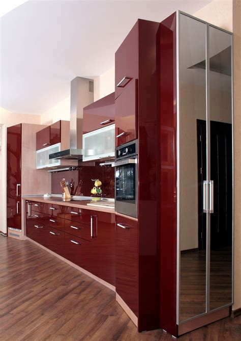מטבחים בסטייל יוקרתי Red Kitchen Cabinets Modern Kitchen Cabinet