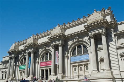 With 6,479,548 visitors to its locations in 2019. File:Metropolitan Museum of Art.jpg - Wikimedia Commons