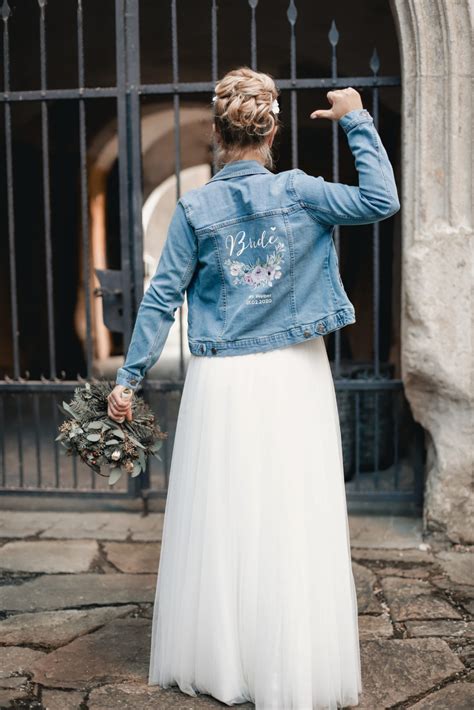 personalisierte Jeansjacke "Bride" mit Blumenkranz ...