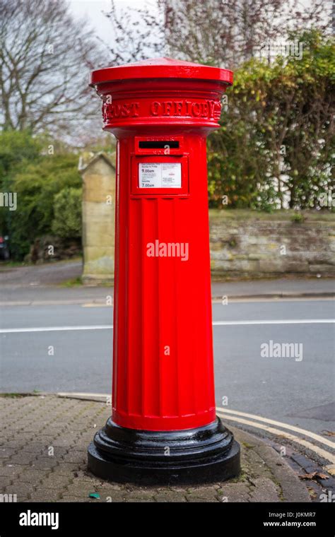 Red Victorian Posting Box Postbox Great Malvern Worcestershire Uk Stock