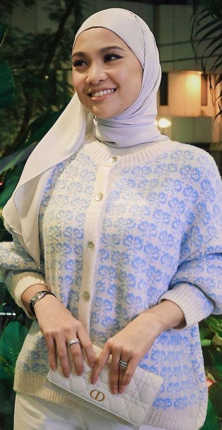 pin by krazix on celebrity malay artis melayu hijabi style