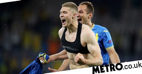 Euro 2020 Why Do Footballers Wear Bras Football Metro News