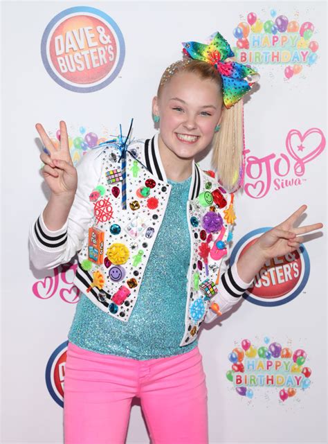 Jojo Siwa Opened Up About “figuring Out” Her Sexuality And Said She “technically” Identifies As