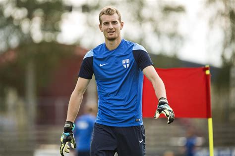 Der fußballspieler lukáš hrádecký (* 24.11.1989) ist seit juli 2018 bei bayer leverkusen unter vertrag und wird dort als torwart eingesetzt. Lukas Hradecky pelaa Suomen maalivahtina - Jalkapallo ...