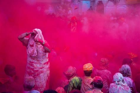 The Meaning Behind The Many Colors Of Indias Holi Festival Holi