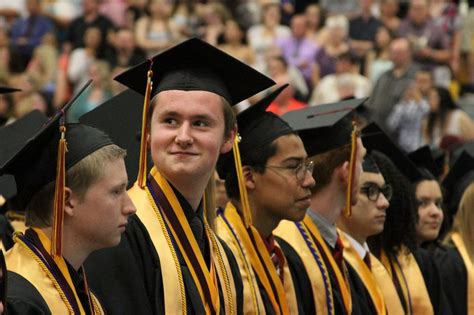 Oregon's new, improved graduation rate still ranks fourth worst in U.S ...