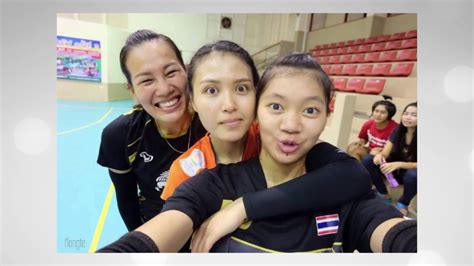 จากกรณีร้อนแรงที่ บุ๋มบิ๋ม ชัชชุอร โมคศรี นักกีฬา วอลเลย์บอล หญิงทีมชาติไทย โพสต์ข้อความลงไอจีสตอรี่ ที่มีข้อความระบุ. สุขสันต์วันเกิด 17 ปี ชัชชุอร โมกศรี - YouTube