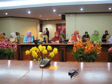 Pemerintahan daerah hanyalah satuan desentralisasi yang hanya memiliki fungsi administratif. EKSA PDTKS: LAWATAN SAMBIL BELAJAR KE PEJABAT DAERAH DAN ...