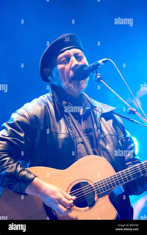 Richard Thompson At Faiports Cropredy Convention 2009 Stock Photo Alamy