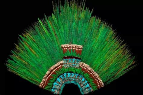 Penacho De Moctezuma Aztec Headdress Feather Headdress Ap Art History